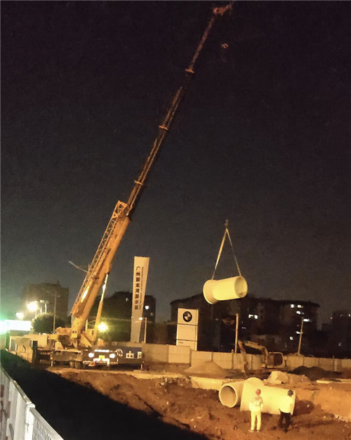 南乐县“弯臂矫正”—— 吊车的 “形变补偿” 技术